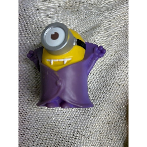 Minions Large Lot of Minions Despicable Me Movies 8 - Picture 3 of 10